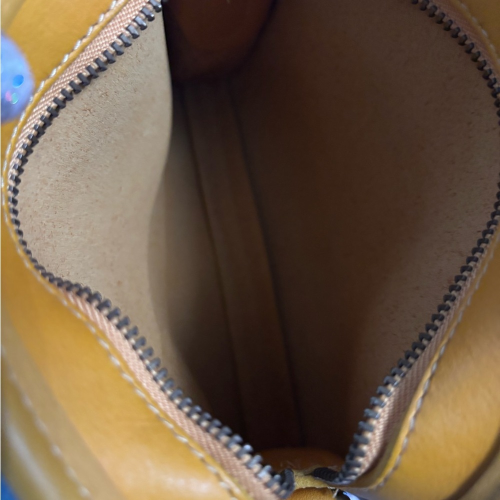 SOLD

Vintage Coach Crossbody Bag - Picture 5 of 10